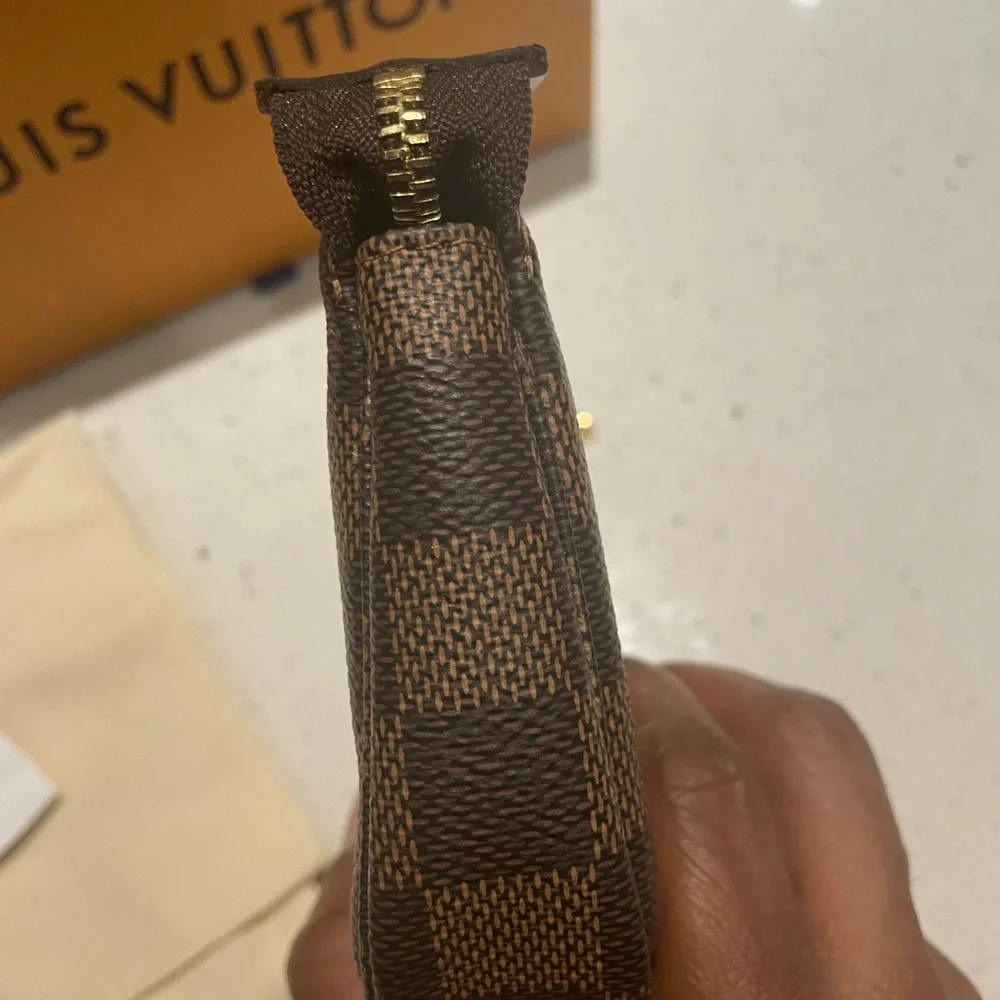 Mini pochette in Damier Ebene - Picture 8 of 9